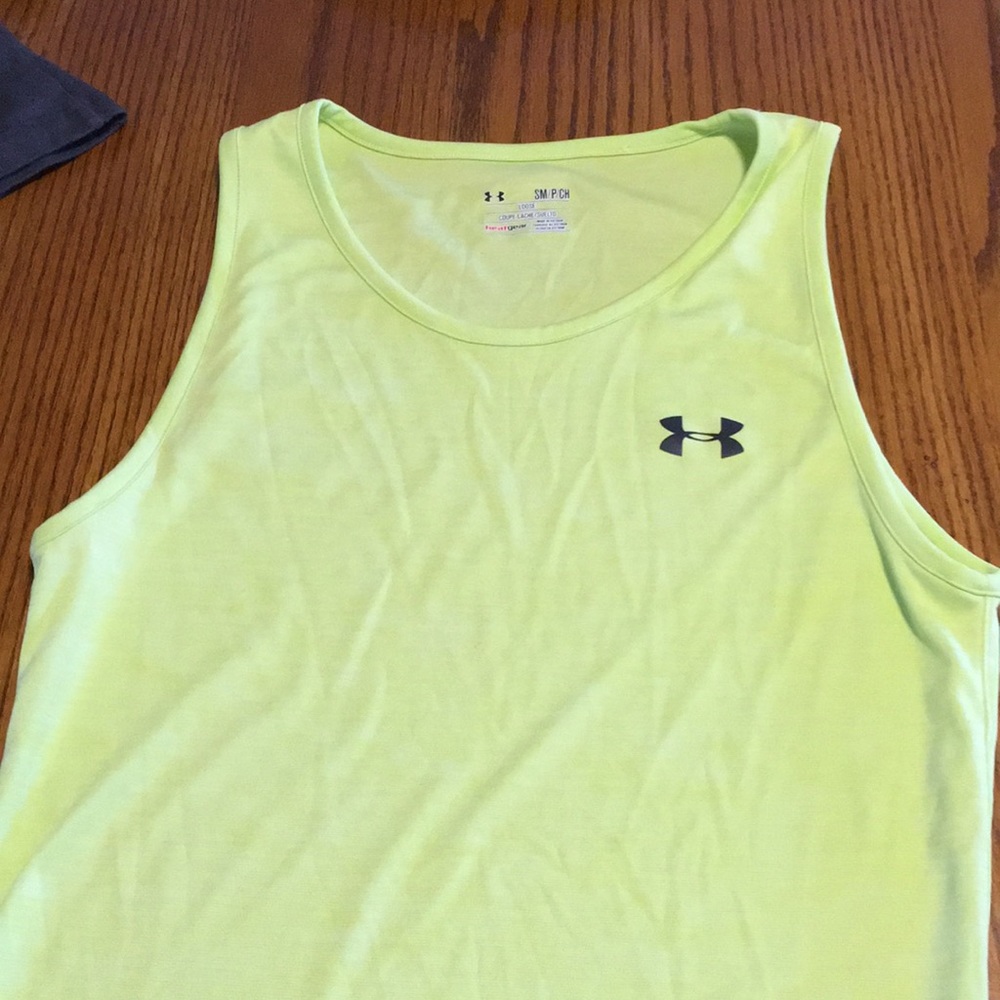 Men’s Under Armour tank